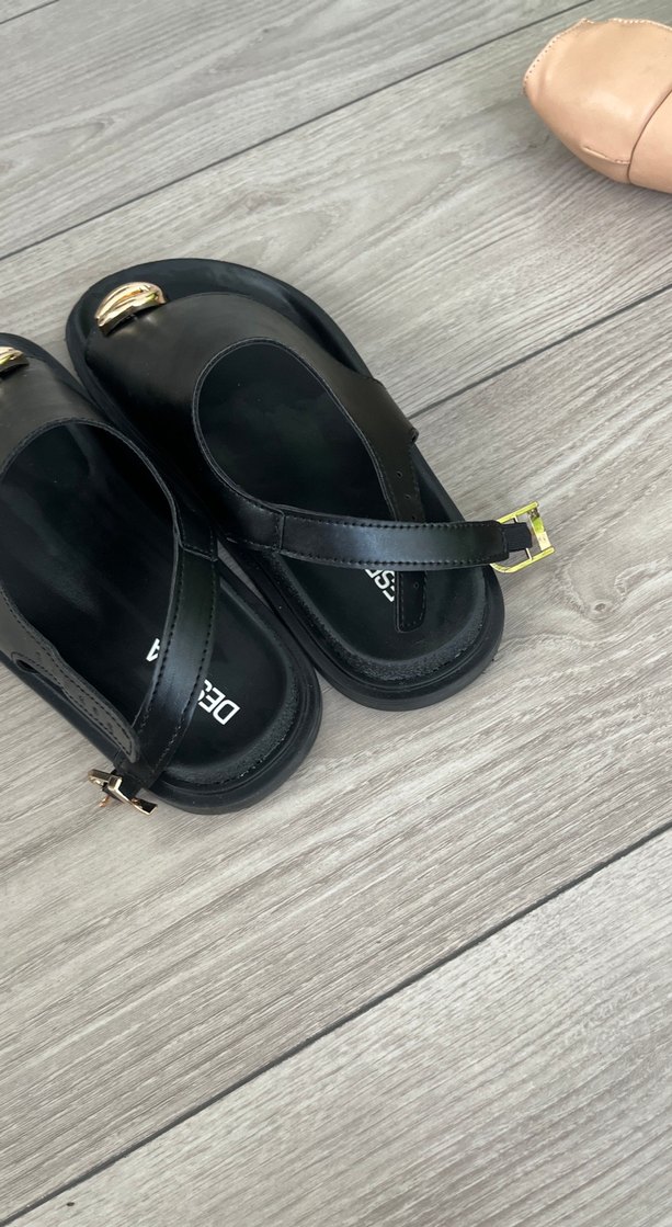 Siyah Kemerli Kadın Dolgu Topuklu Sandalet - Görsel 5