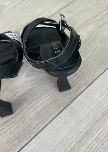 Siyah Yılan Desenli Tokalı Topuklu Kadın Ayakkabı - Görsel 4