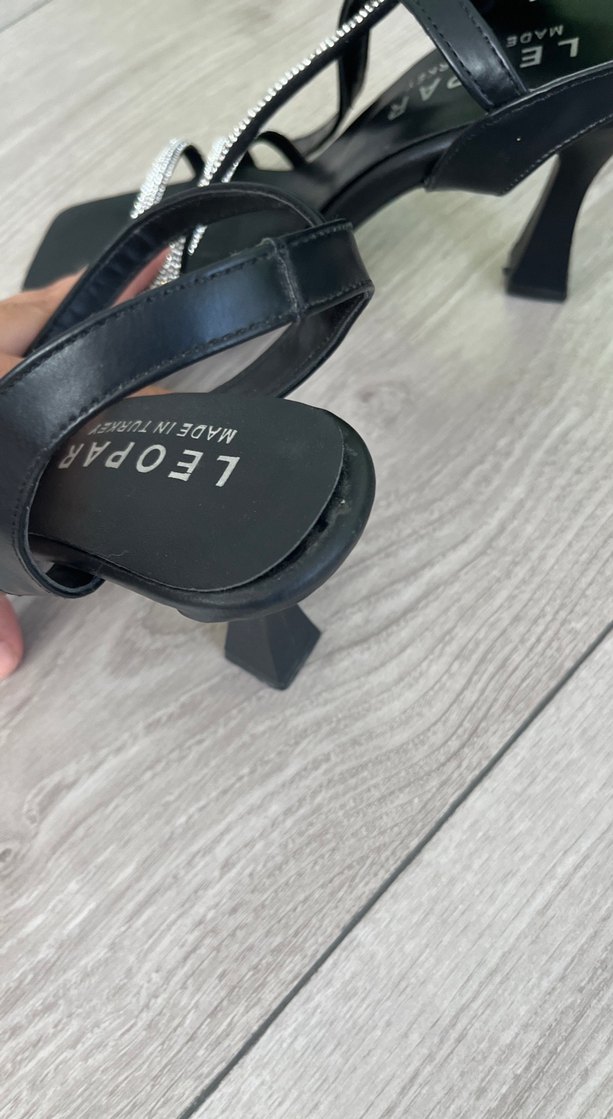 Siyah Yılan Desenli Tokalı Topuklu Kadın Ayakkabı - Görsel 3