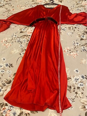 Saten kırmızı elbise - Görsel 2