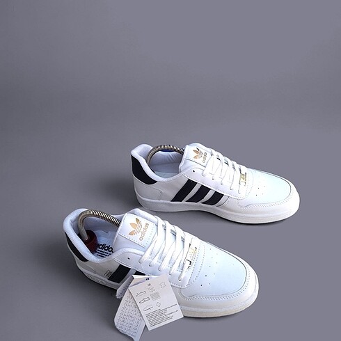 39 Beden beyaz Renk Adidas spor ayakkabı