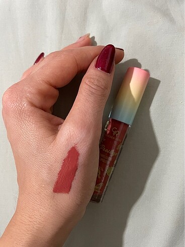  Beden Golden rose lip gloss