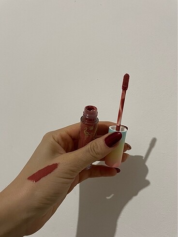  Beden bordo Renk Golden rose lip gloss