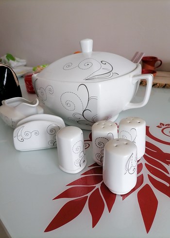 Nakış Desenli Beyaz Sofra Takımı - Görsel 3