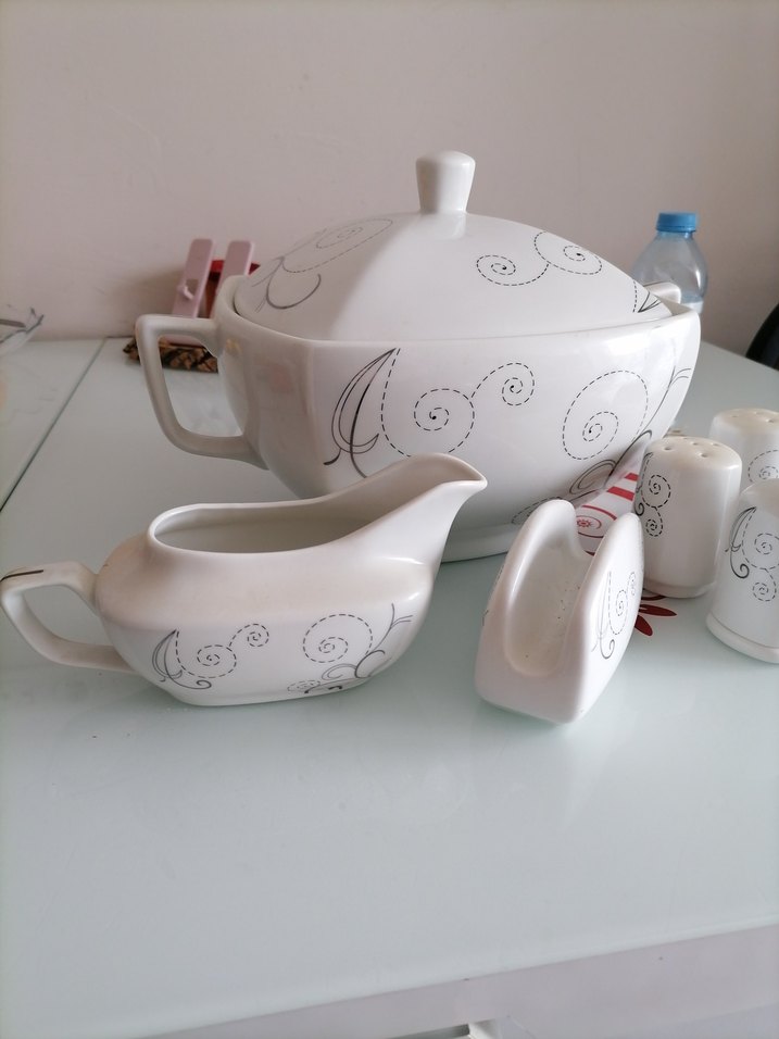 Nakış Desenli Beyaz Sofra Takımı - Görsel 2