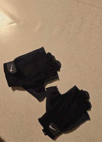 Nike Siyah Yarım Parmak Eldiven