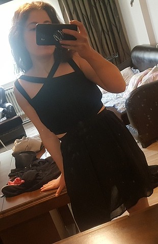 siyah elbisse