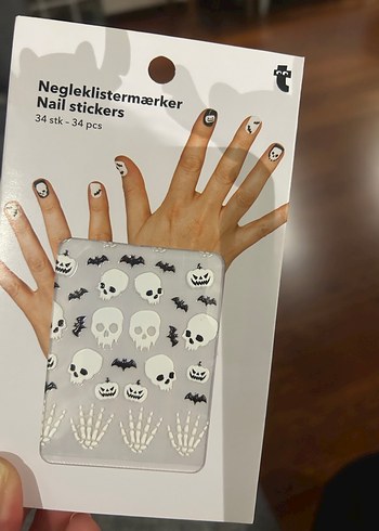 Mor ve Beyaz Tırnak Süslemeleri 3D - Görsel 8