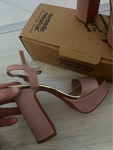 Stradivarius Stradivarius marka sadece 1 kez giyildi .