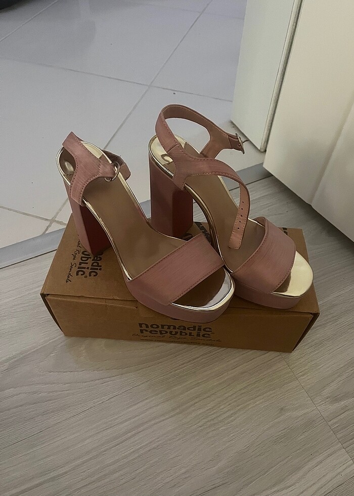 Stradivarius  marka sadece 1 kez giyildi . - Görsel 3