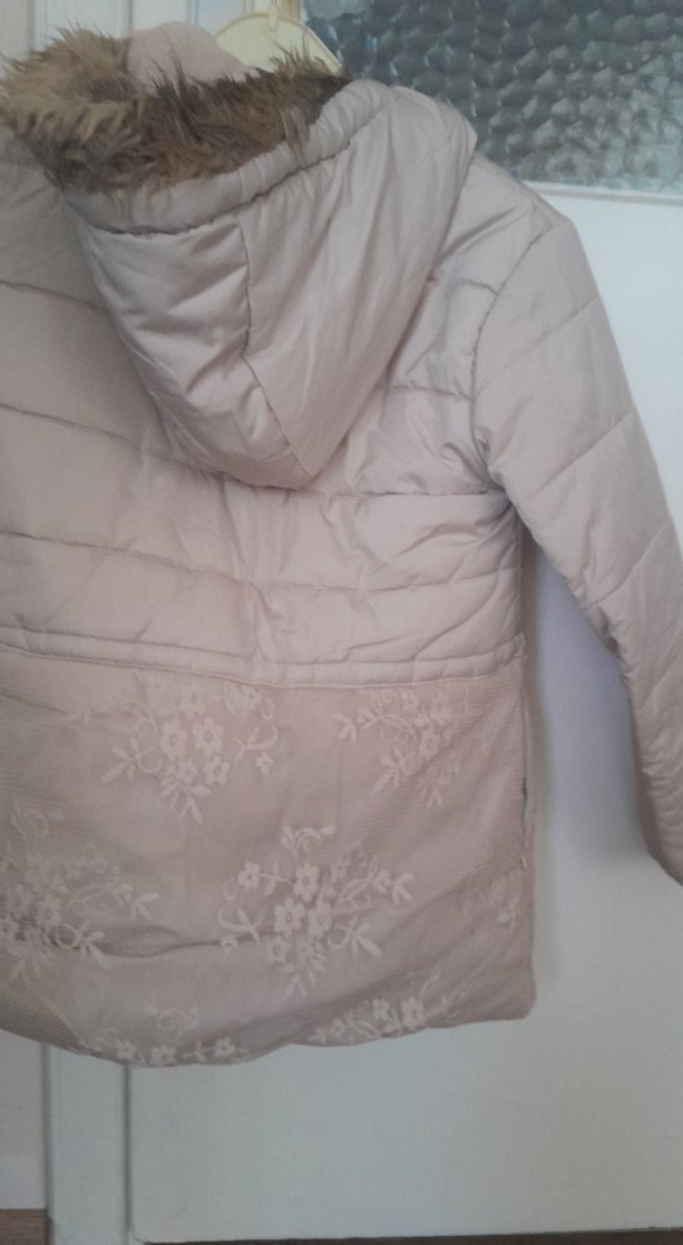 Nakış Detaylı Bej Fermuarlı Kız Mont - Görsel 3