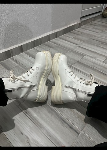 Beyaz Platform Topuklu Gotik Kadın Bot - Görsel 4