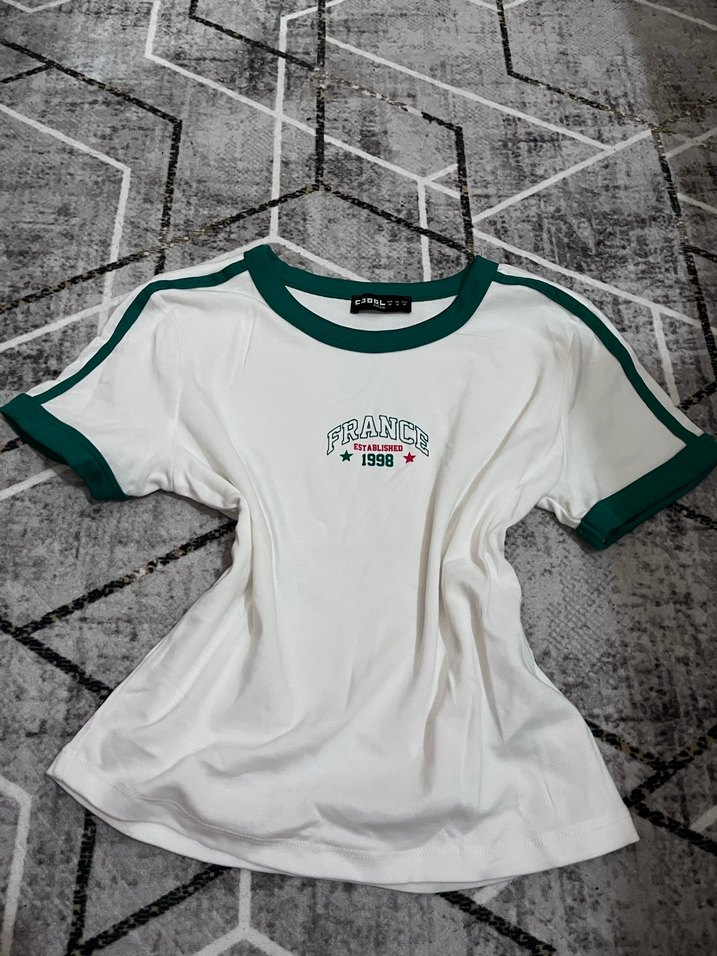 Kadın Beyaz Baskılı Kısa Kollu Tişört - Görsel 3