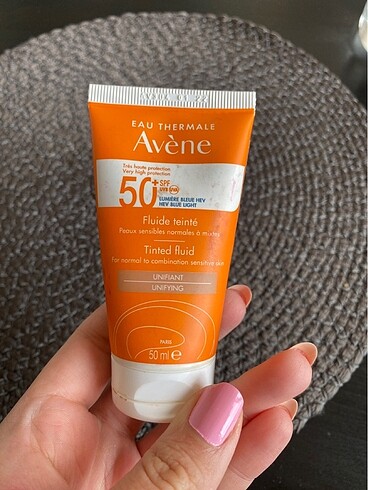 Avene Cleanance SPF50+ Renkli Güneş Kremi 50 ml