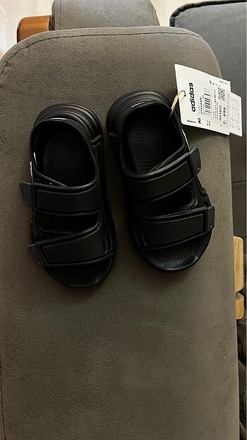 Adidas Sıfır bebek sandalet