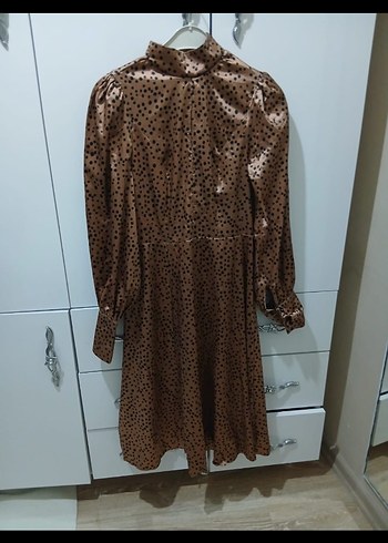Uzun Kollu Parlak Kahverengi puantiye Desenli Elbise - Görsel 2