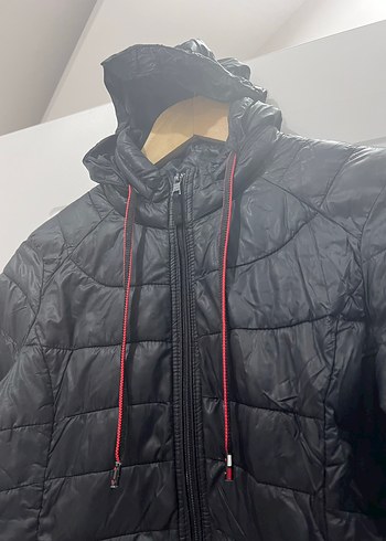 Siyah Kapüşonlu Kadın Spor Mont - Görsel 2