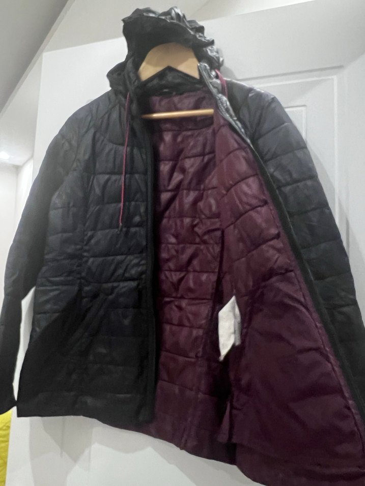 Siyah Kapüşonlu Kadın Spor Mont - Görsel 3