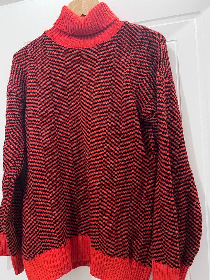 Kırmızı Çizgili Balıkçı Yaka Triko Kazak - Görsel 2