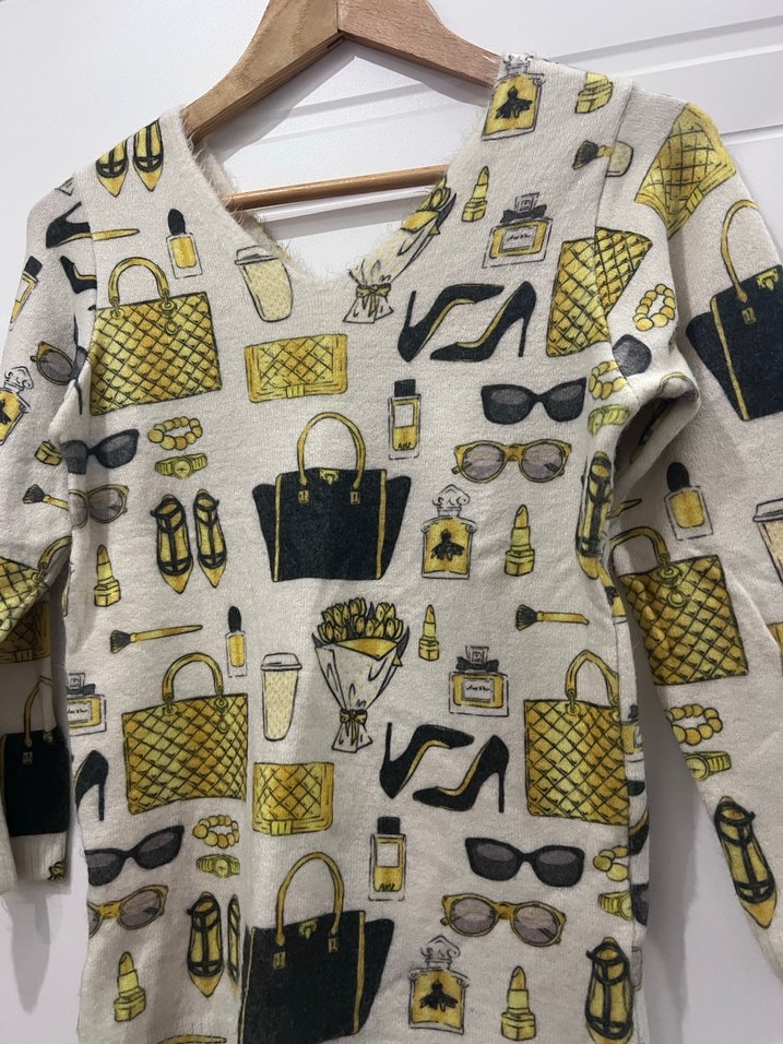 Sarı Baskılı V Yaka Kadın Kazak - Görsel 2