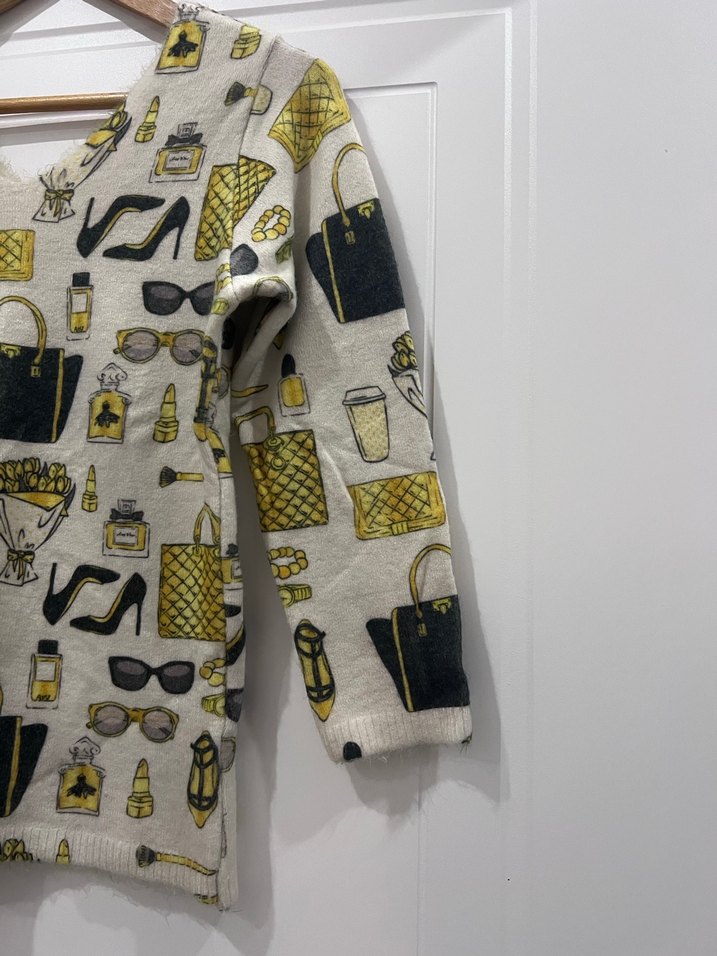 Sarı Baskılı V Yaka Kadın Kazak - Görsel 3