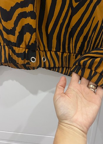 Kahverengi Zebra Desenli Kadın Bluz - Görsel 4
