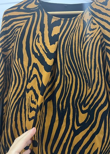 Kahverengi Zebra Desenli Kadın Bluz - Görsel 3