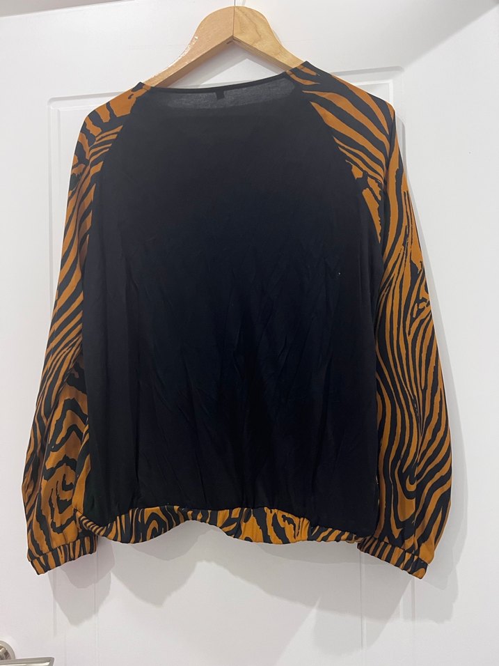 Kahverengi Zebra Desenli Kadın Bluz - Görsel 2