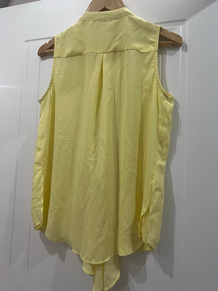 Dilvin Sarı şifon ön pat volanlı Kolsuz Bluz - Görsel 4