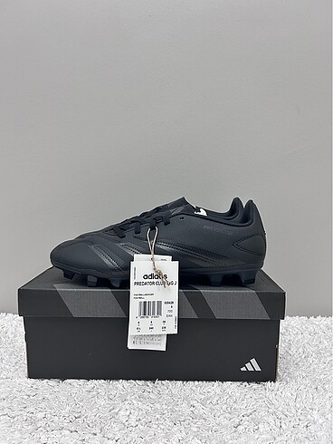 Adidas Krampon 38 Numara // Adidas Predator Club
