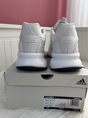 42 Beden beyaz Renk Adidas Spor Ayakkabı 42 Numara Orjinal