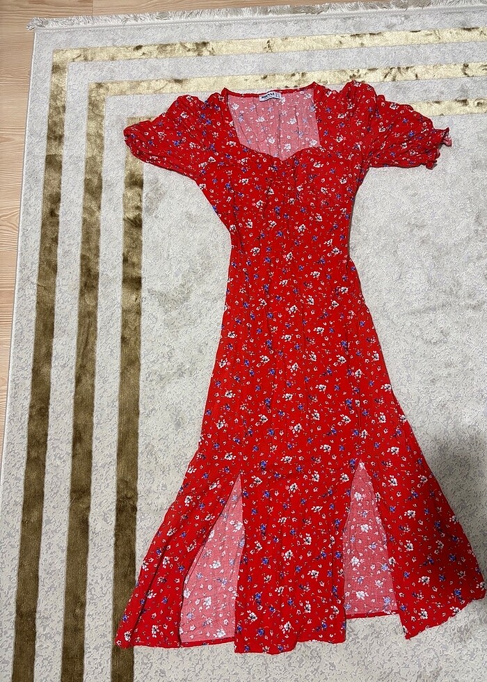 Çiçekli midi yırtmaçlı elbise - Görsel 2