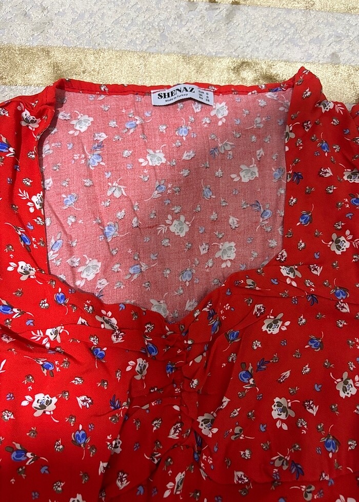 Çiçekli midi yırtmaçlı elbise - Görsel 3