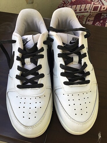 Beyaz Nike spor ayakkabı