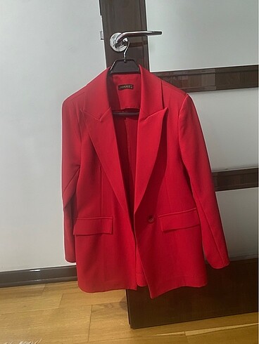 kırmızı blazer ceket