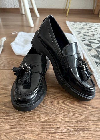 Zara püsküllü rugan loafer