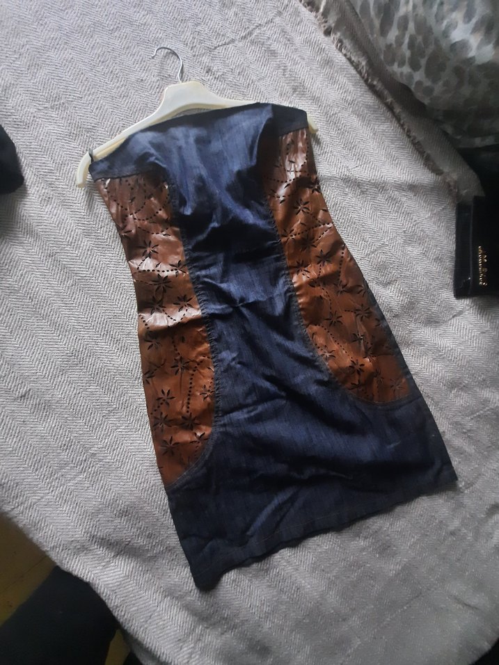 Denim Yanlari Deri Detaylı Straplez kısa elbise - Görsel 2