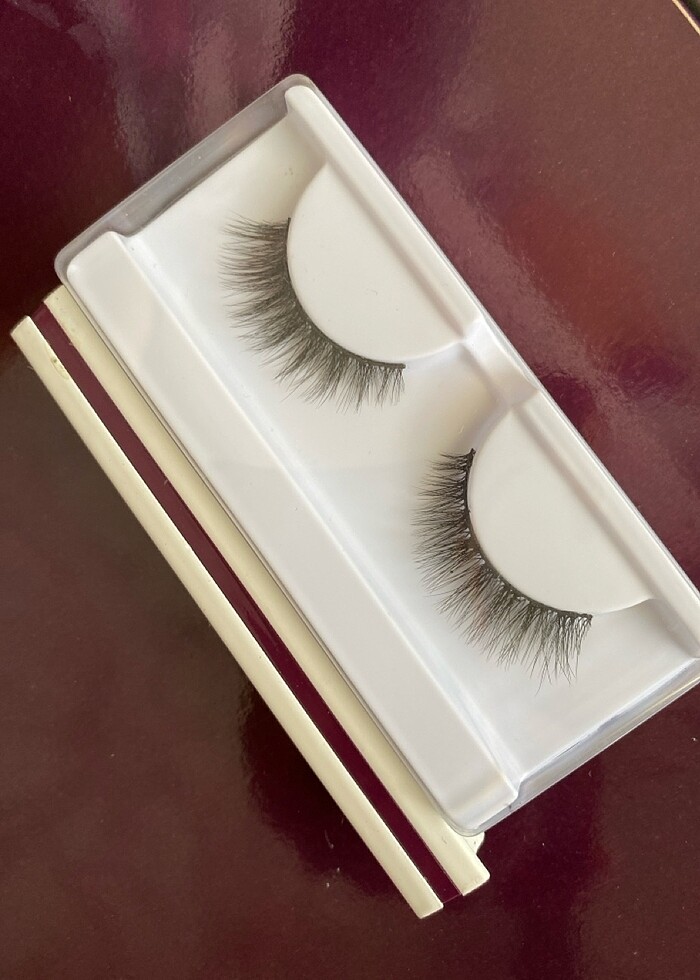 Yoğun takma kirpik - Görsel 3