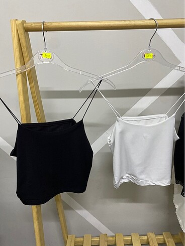 l Beden Siyah ip askılı sandy kumaş crop