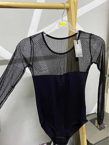 Siyah bodysuit
