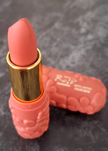  Beden Rose matte ruj