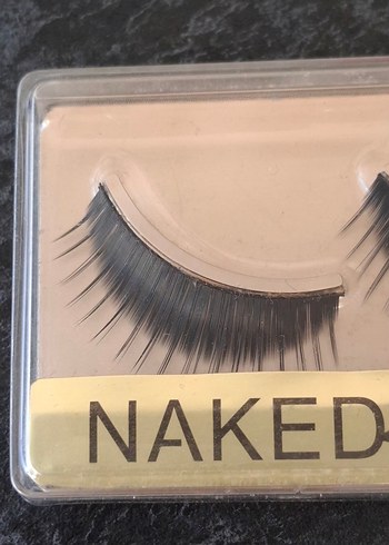 NAKED 128 Siyah Takma Kirpik - Görsel 3