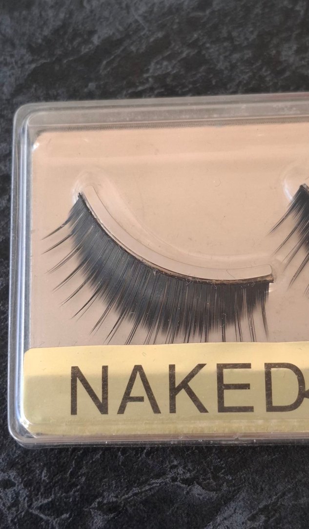 NAKED 128 Siyah Takma Kirpik - Görsel 3