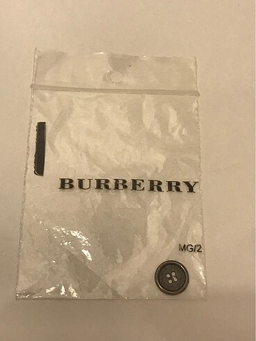 Burberry metal düğme