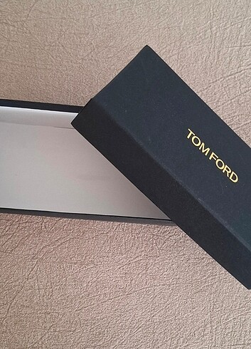Tom Ford Tom Ford güneş gözlüğü kutusu 