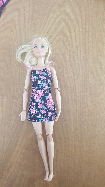Barbie bebek