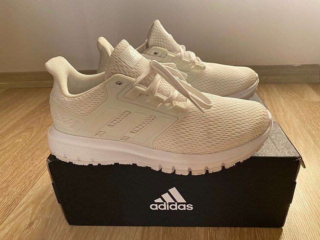 Adidas Spor ayakkabı (1 kez giyildi)