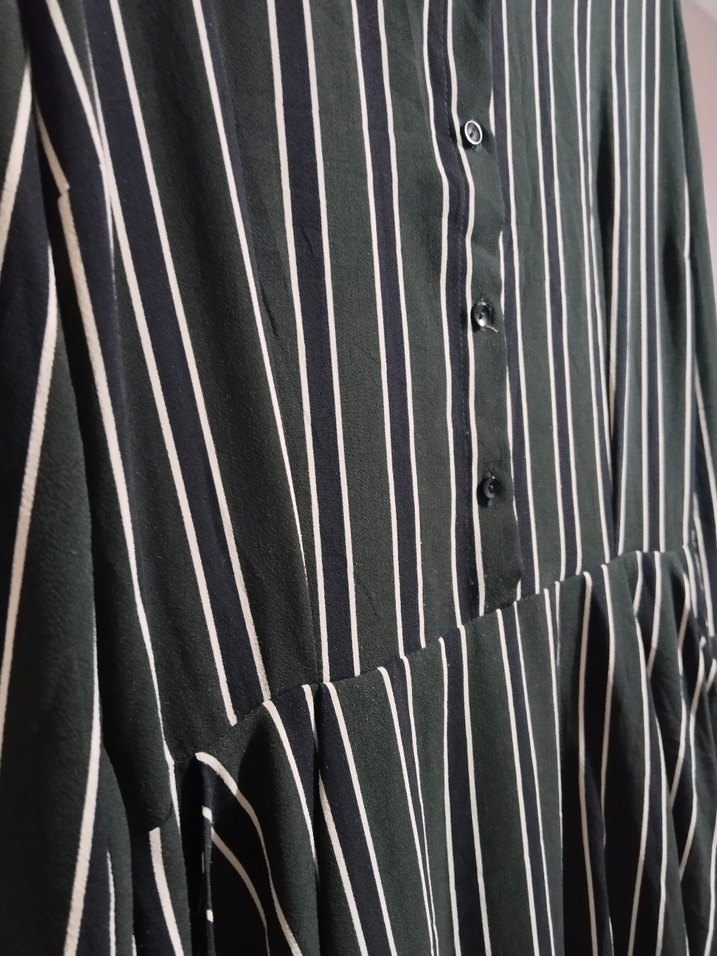 Siyah Çizgili Piliseli Midi Elbise - Görsel 2