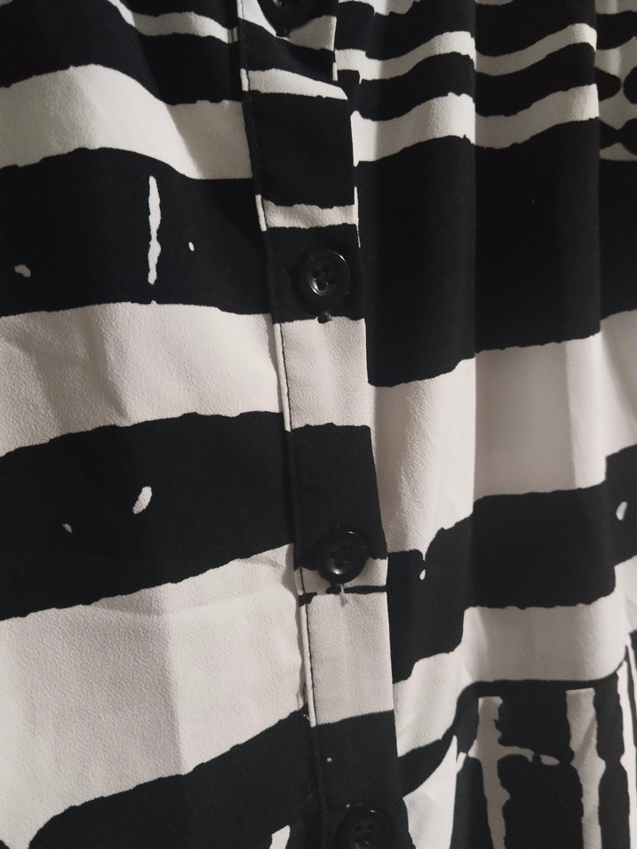 Zebra Desenli Uzun V Yaka Elbise - Görsel 2