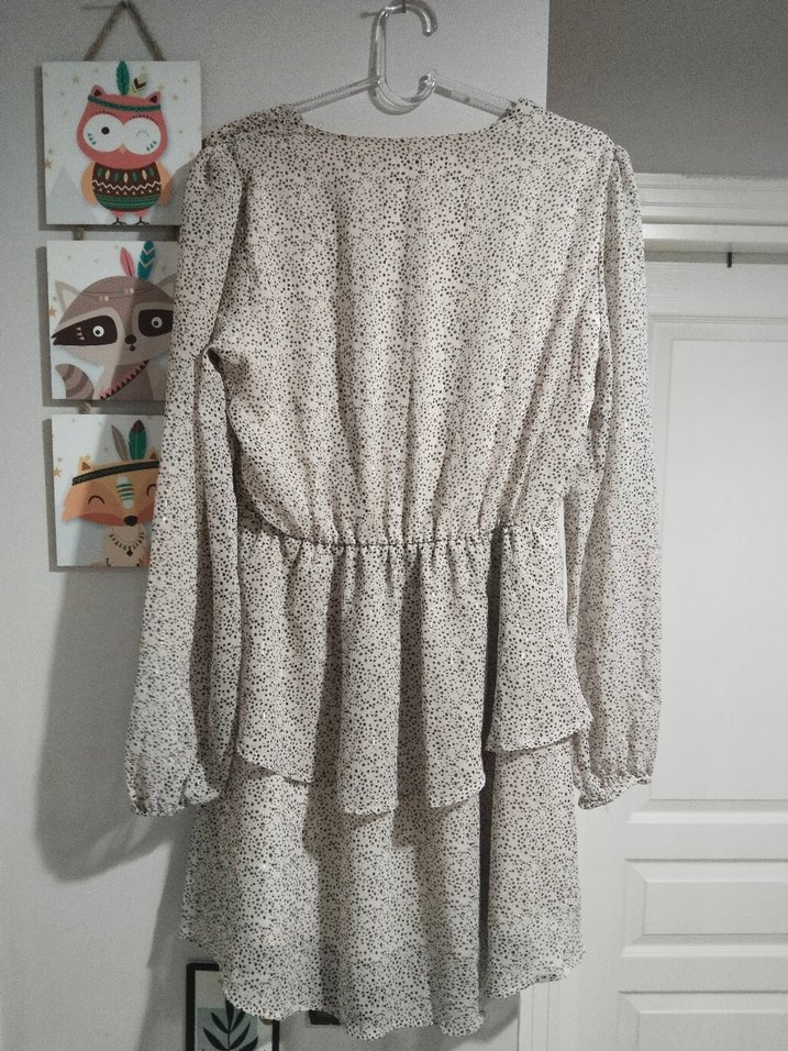 V Yaka Uzun Kollu Bej Volanlı Midi Elbise - Görsel 3